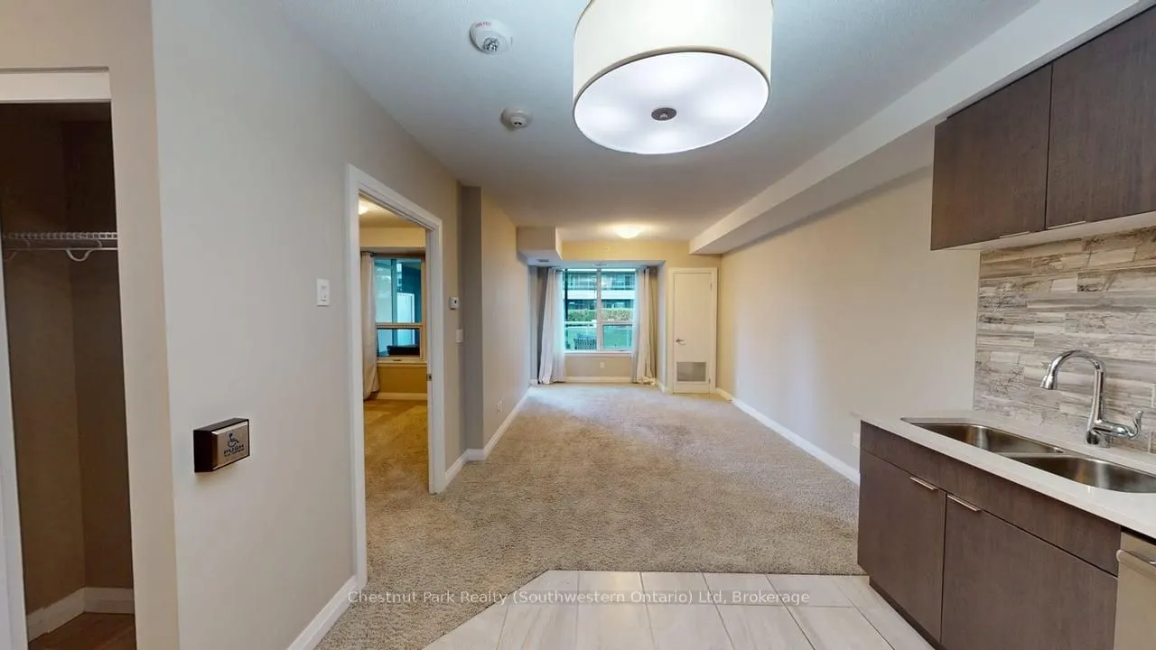 63 Arthur Street S, #209