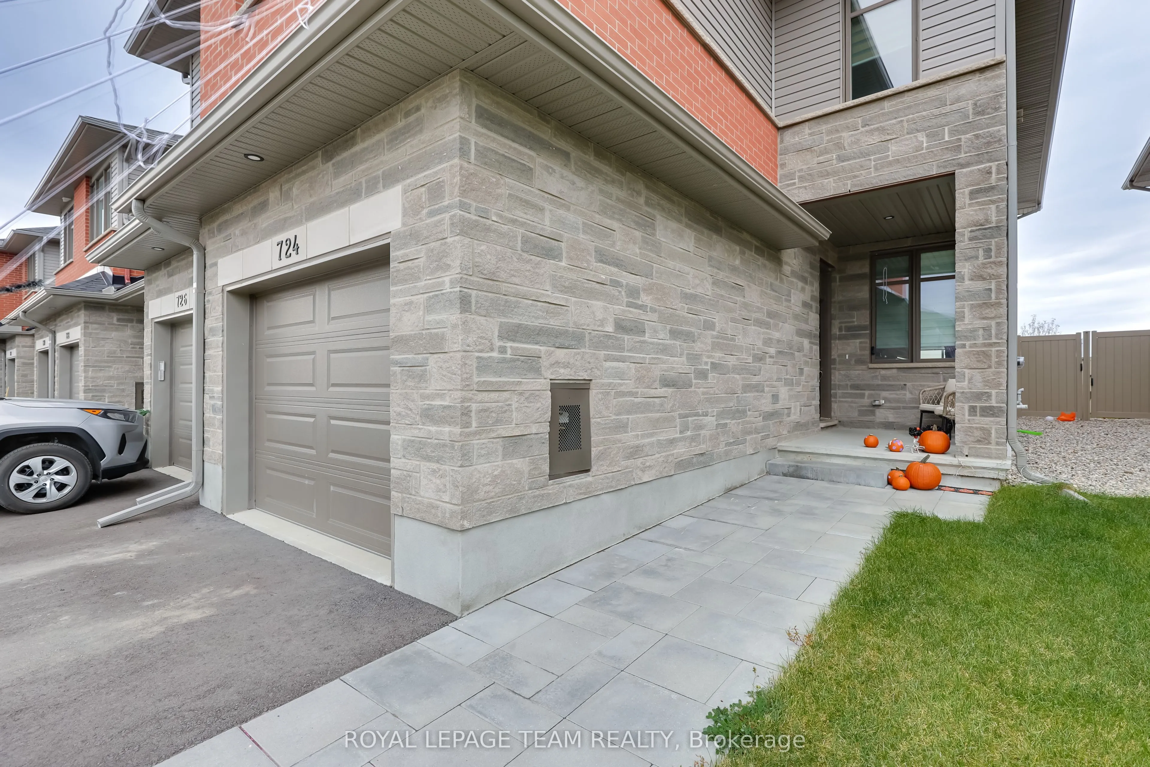 724 Ploughman Place