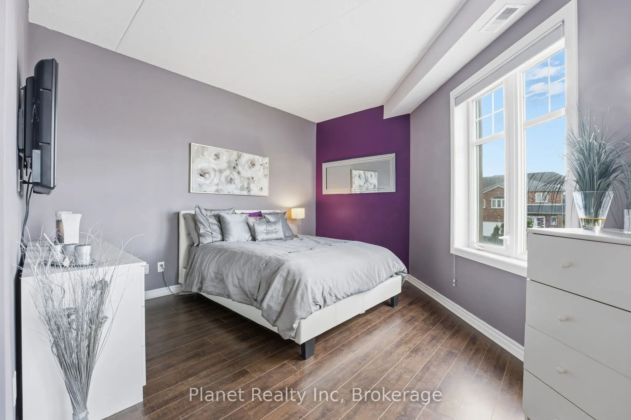 2 Colonial Drive, #204