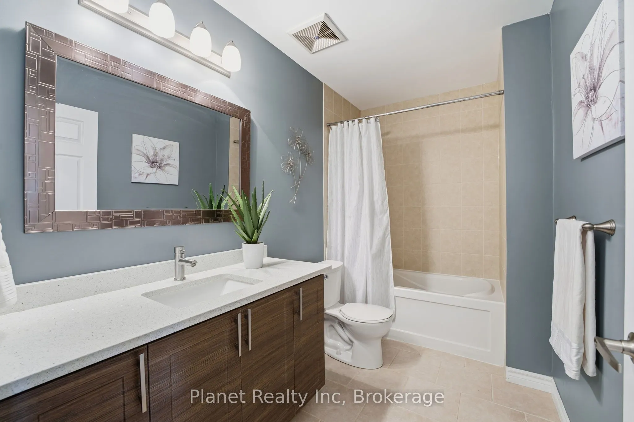 2 Colonial Drive, #204