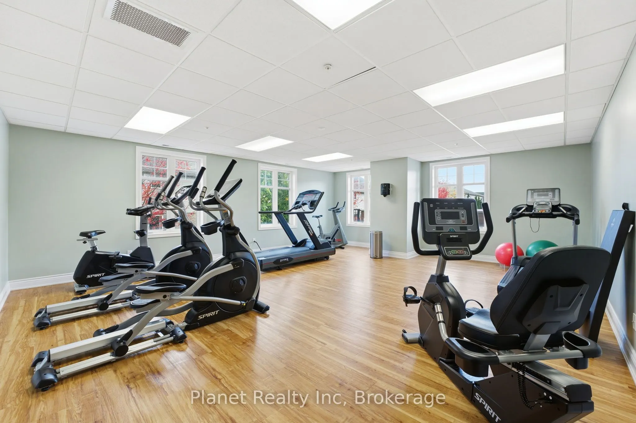 2 Colonial Drive, #204