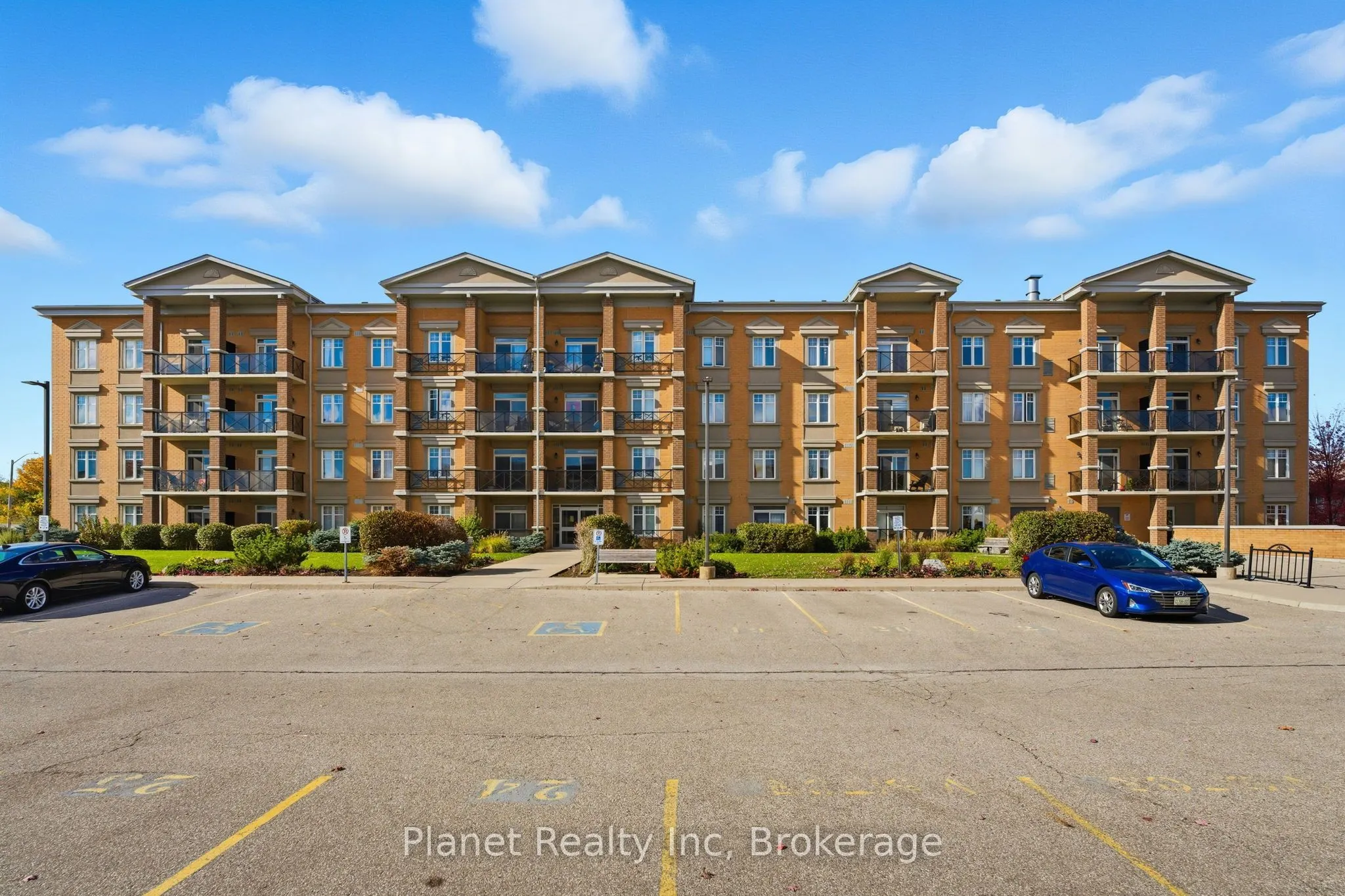 2 Colonial Drive, #204