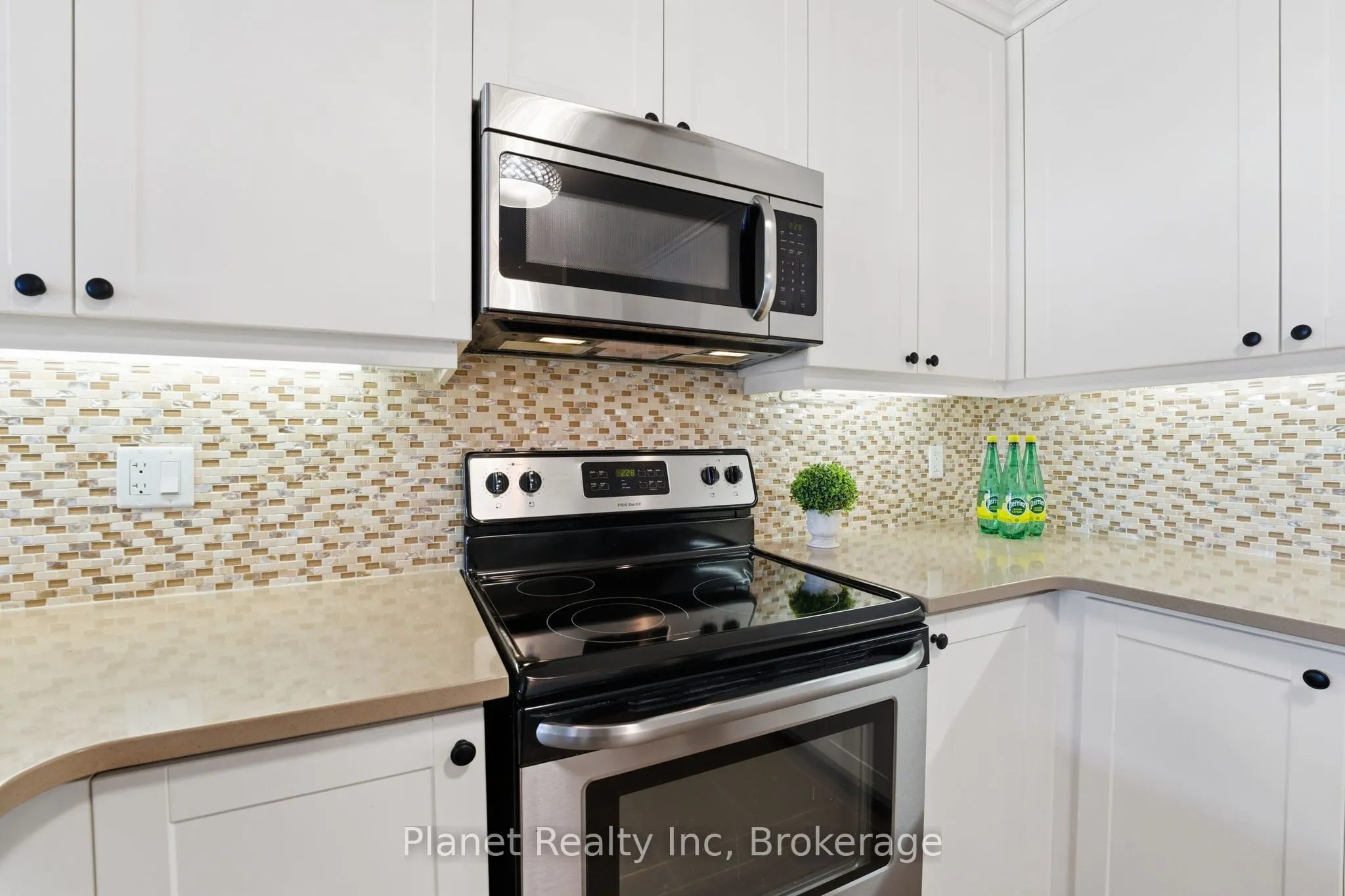 2 Colonial Drive, #204