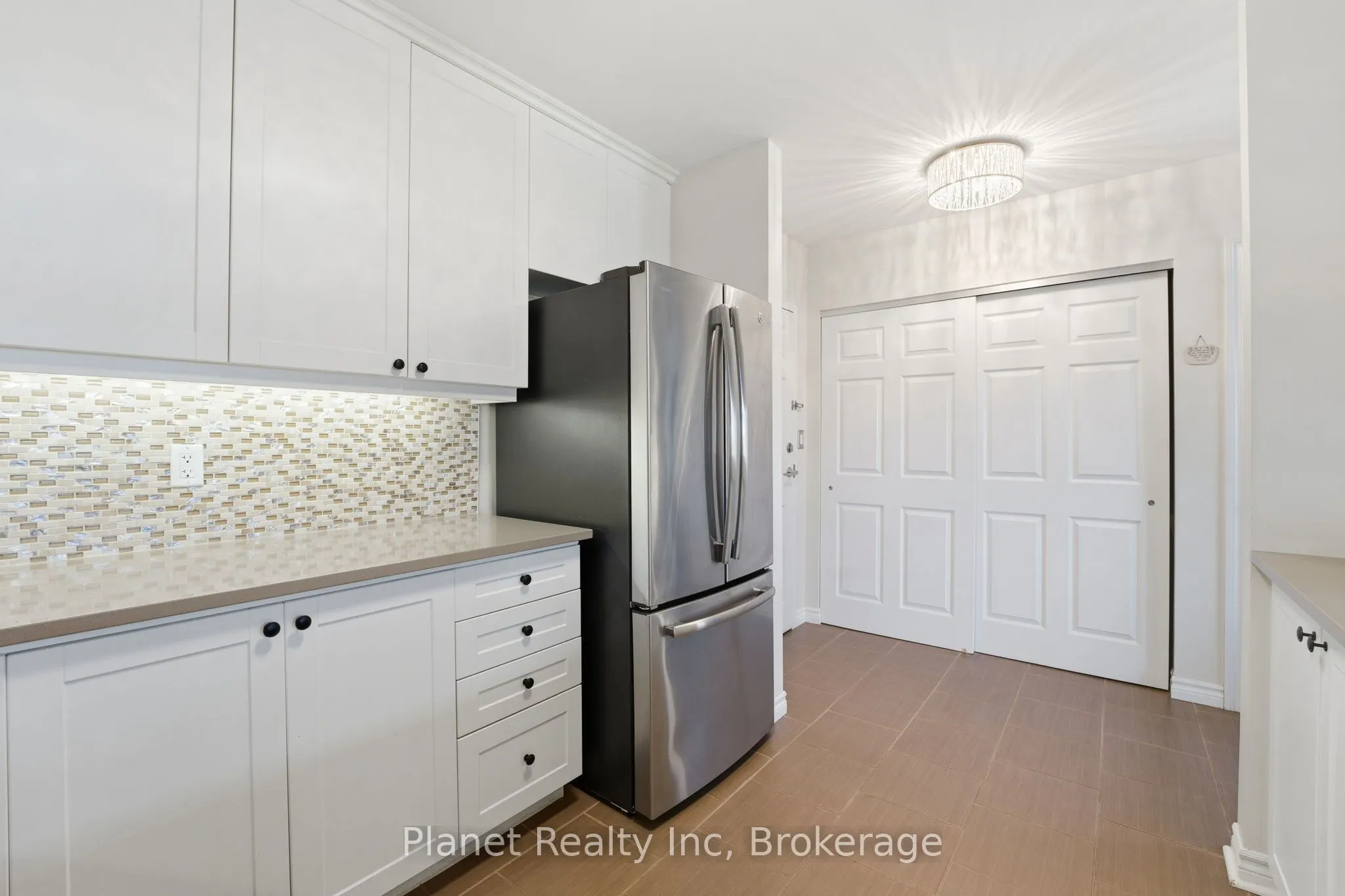 2 Colonial Drive, #204