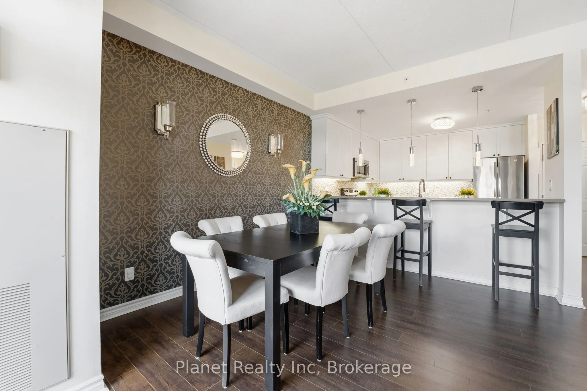 2 Colonial Drive, #204