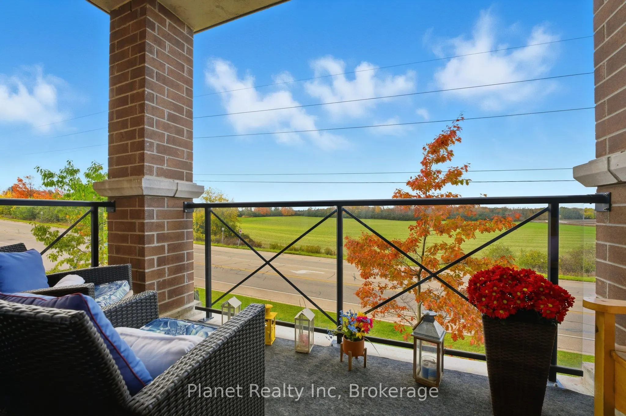 2 Colonial Drive, #204