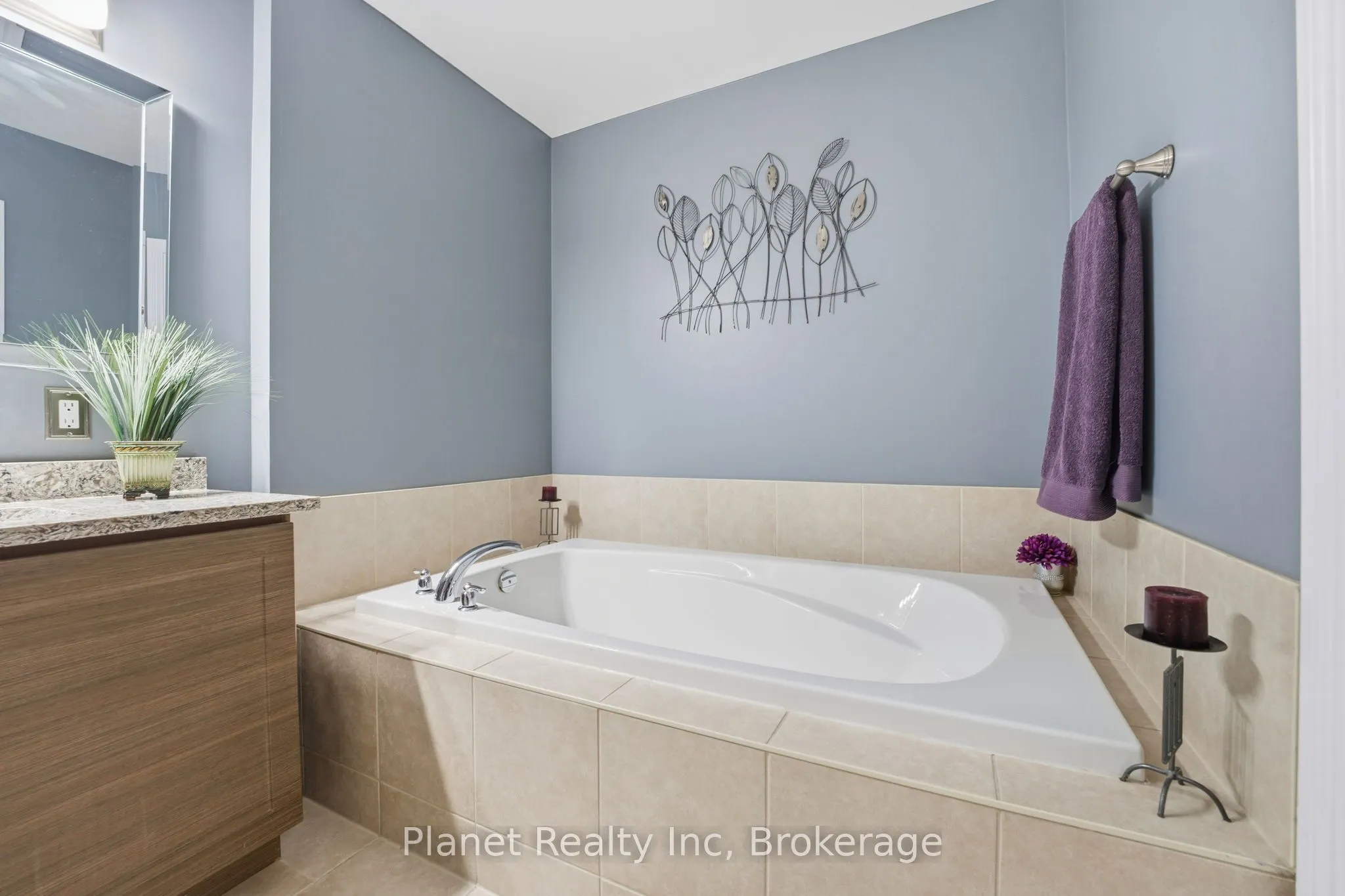 2 Colonial Drive, #204