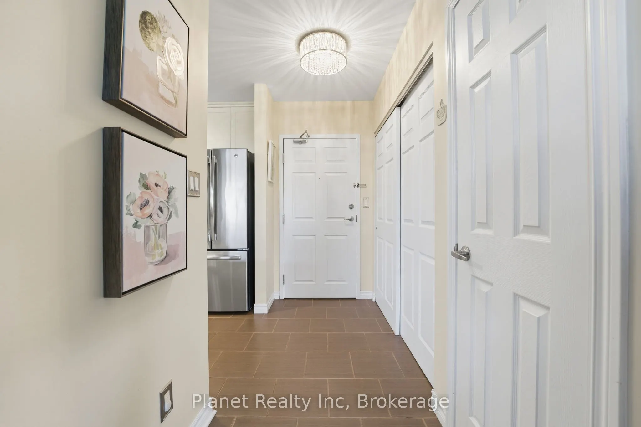 2 Colonial Drive, #204