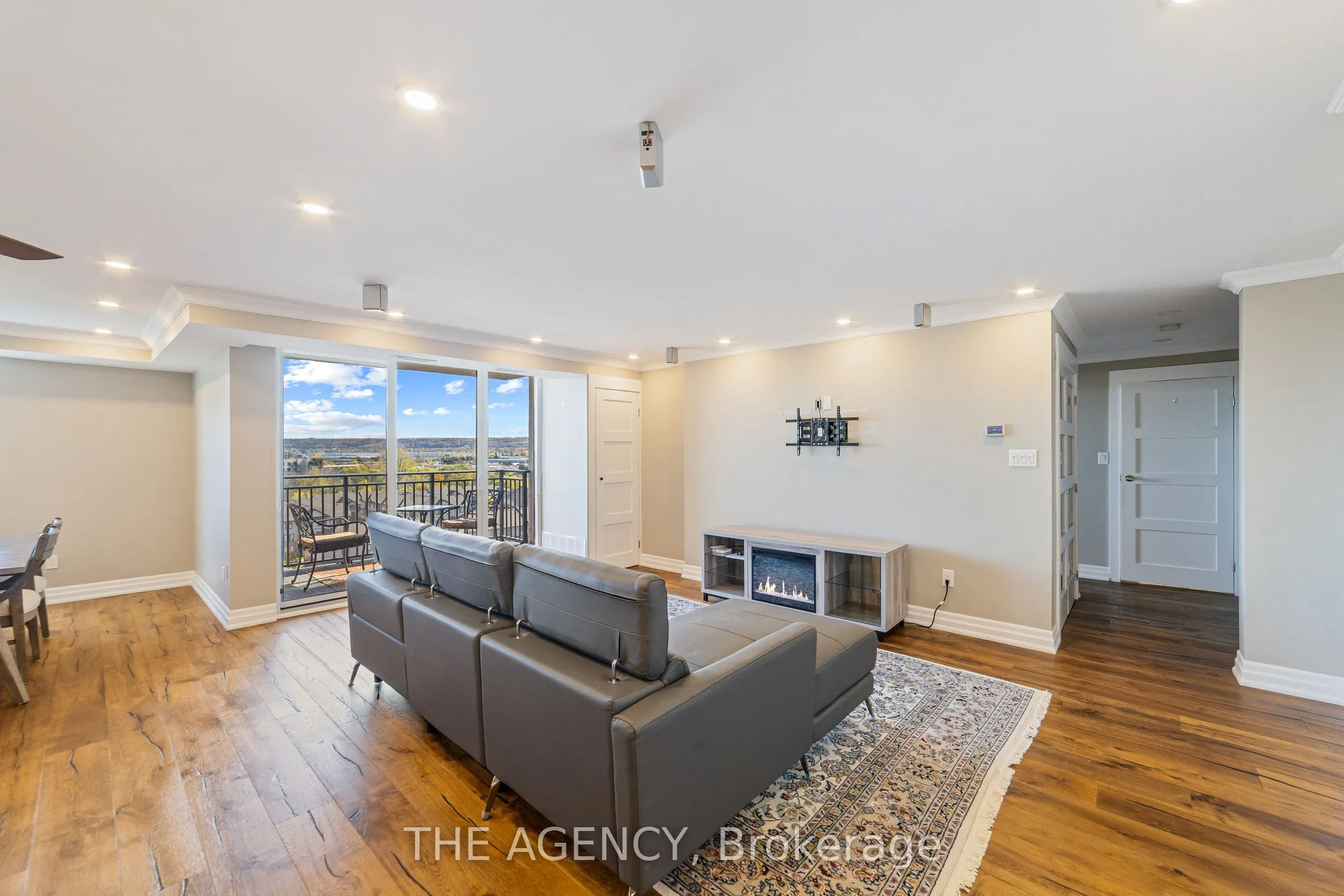500 Green Road, #1012