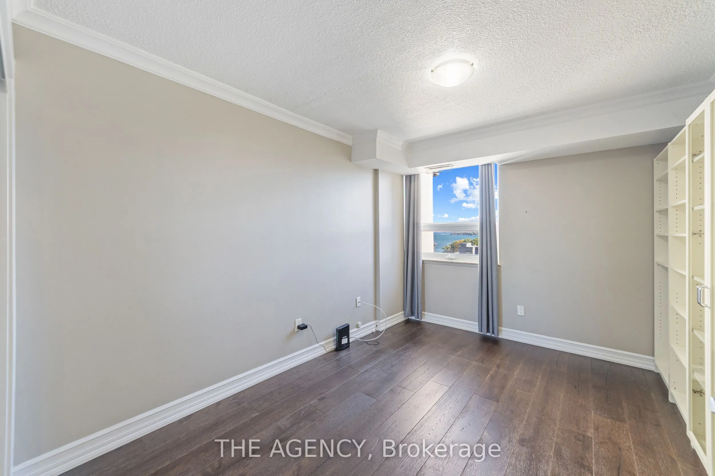 500 Green Road, #1012