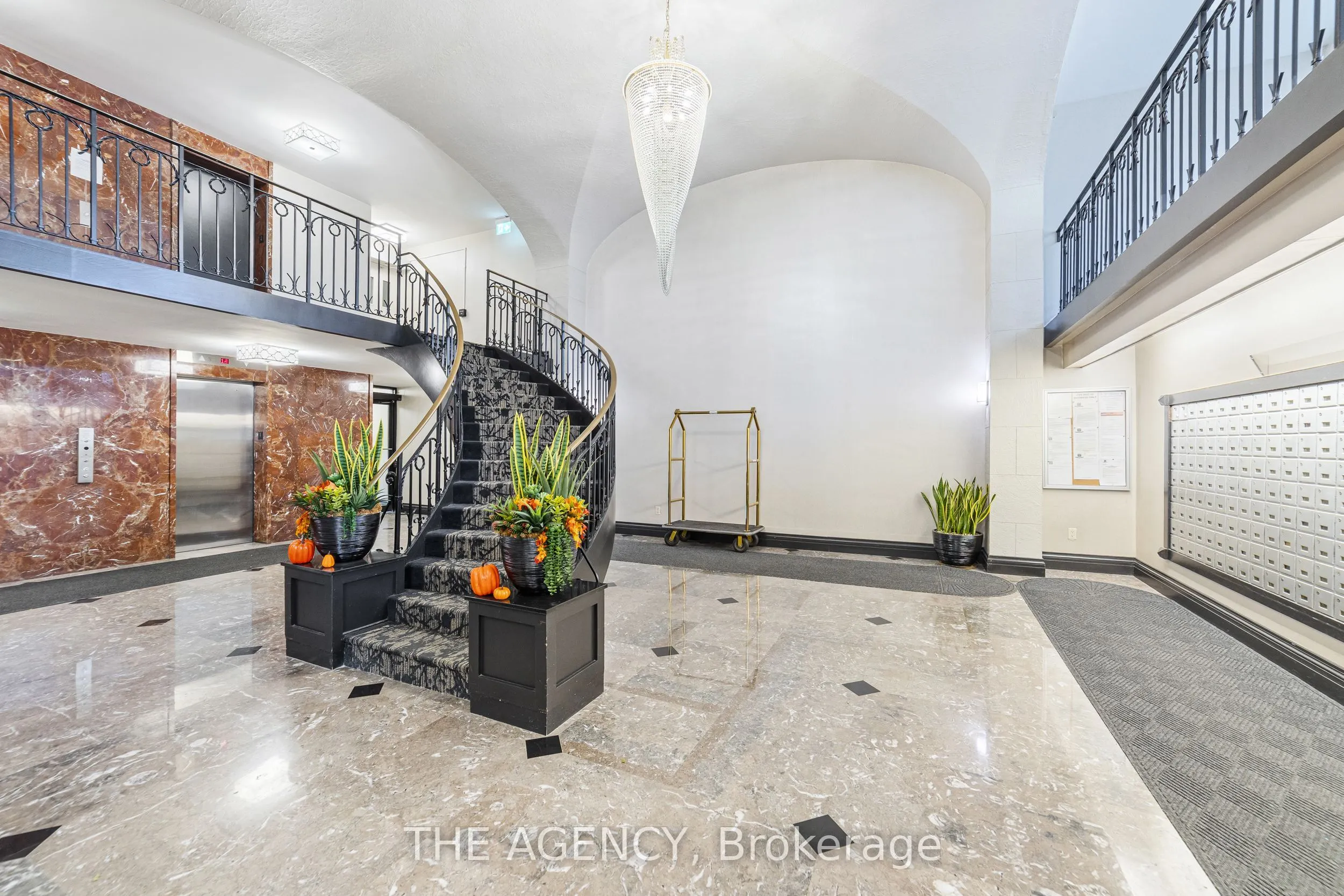 500 Green Road, #1012