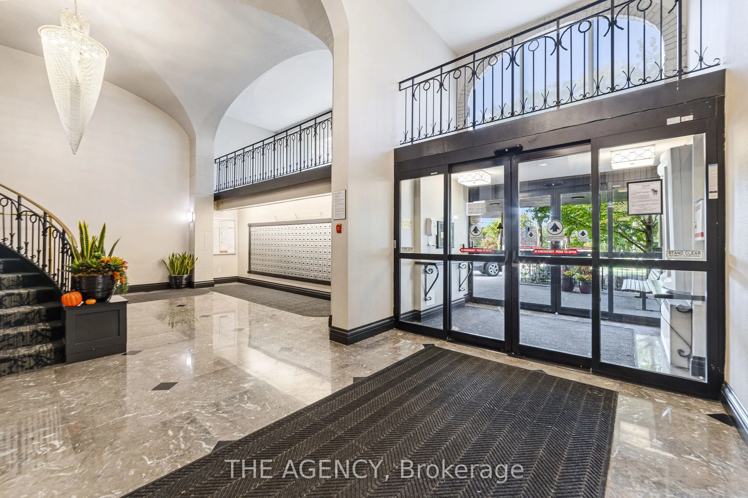 500 Green Road, #1012