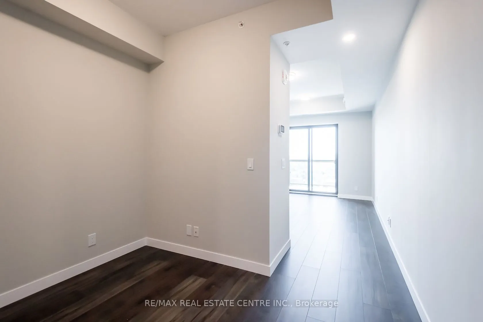 15 Queen Street S, #1503
