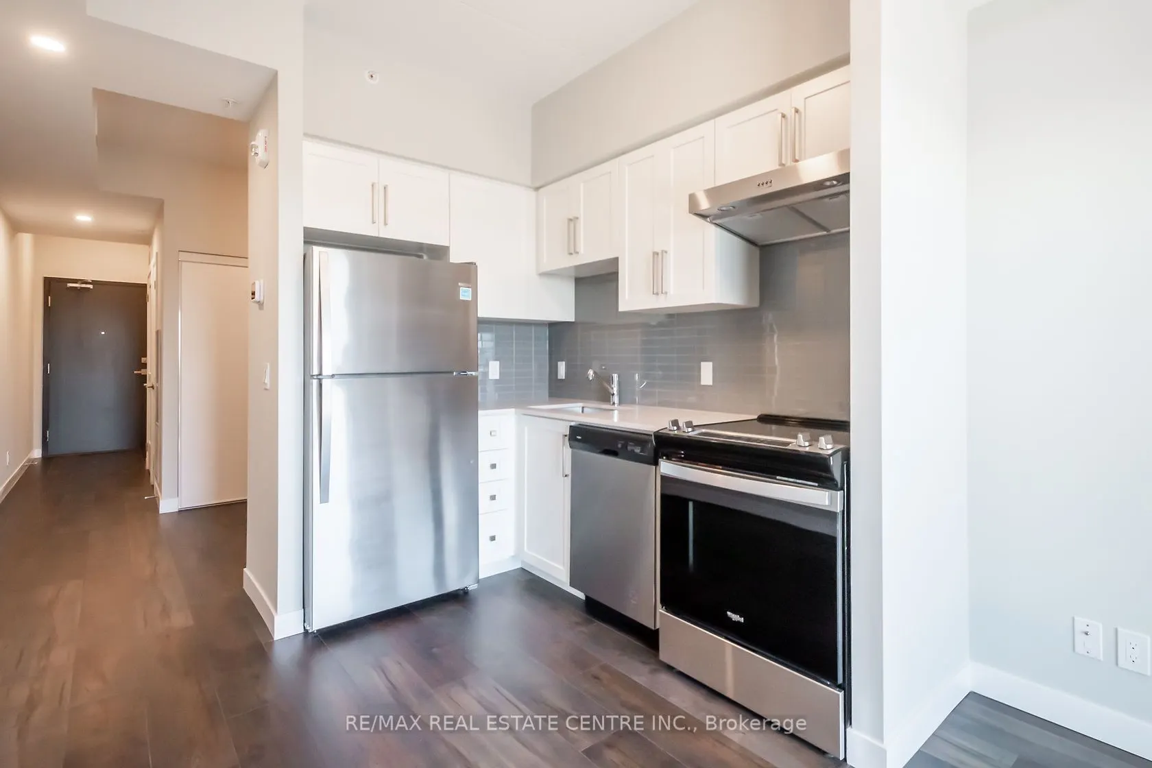 15 Queen Street S, #1503
