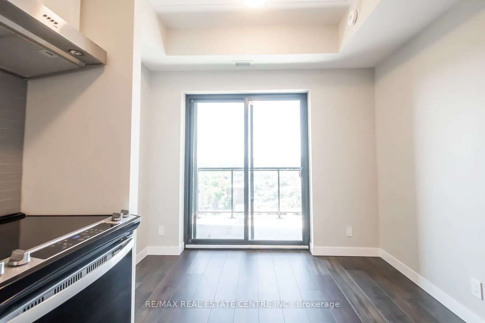 15 Queen Street S, #1503