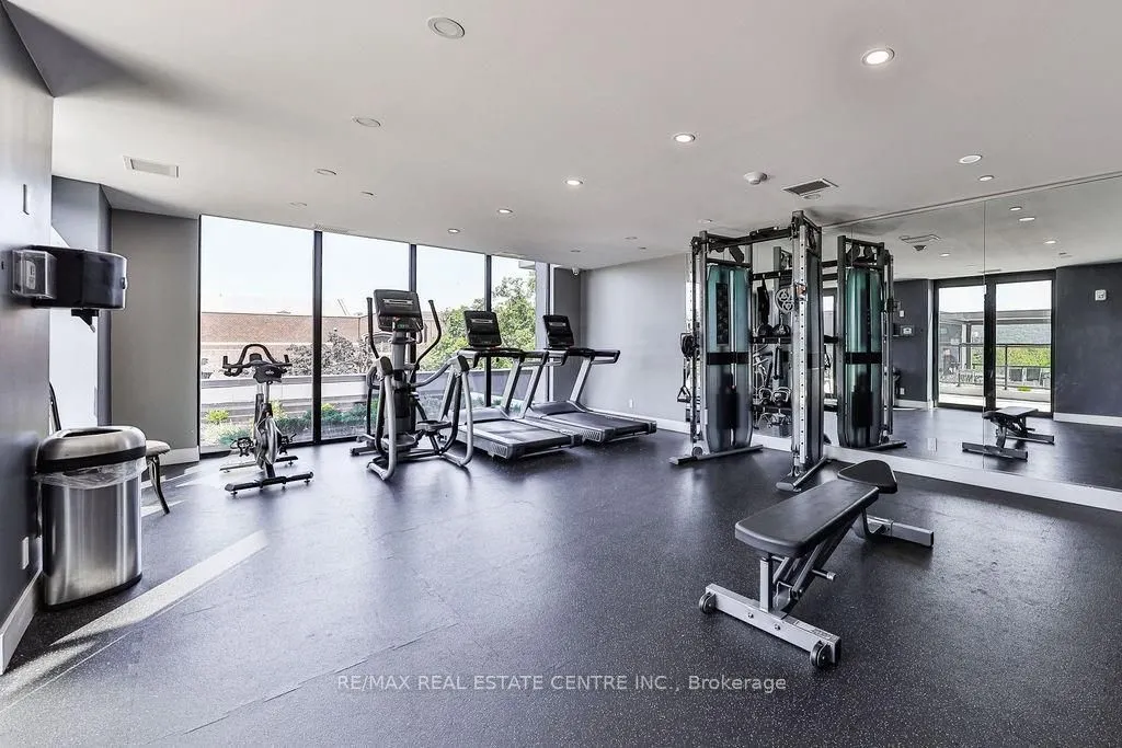 15 Queen Street S, #1503