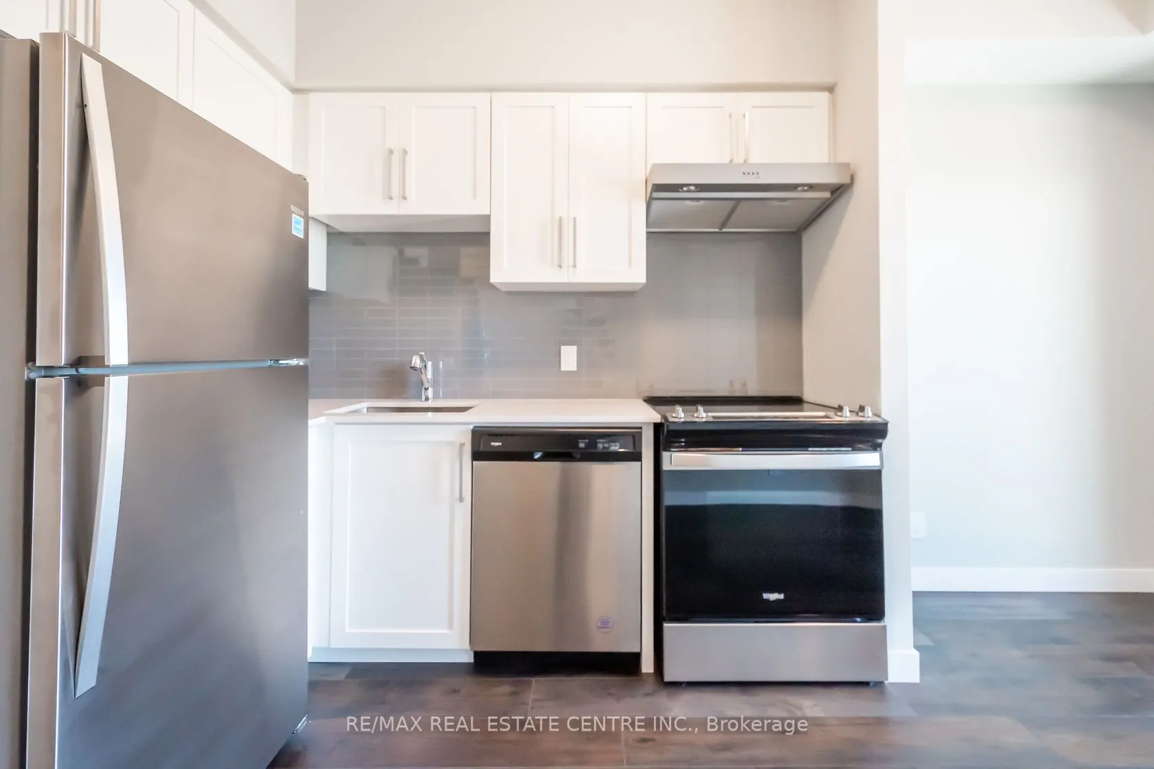15 Queen Street S, #1503