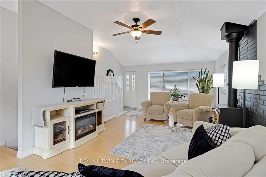 7011 Wellington Rd 124 Road