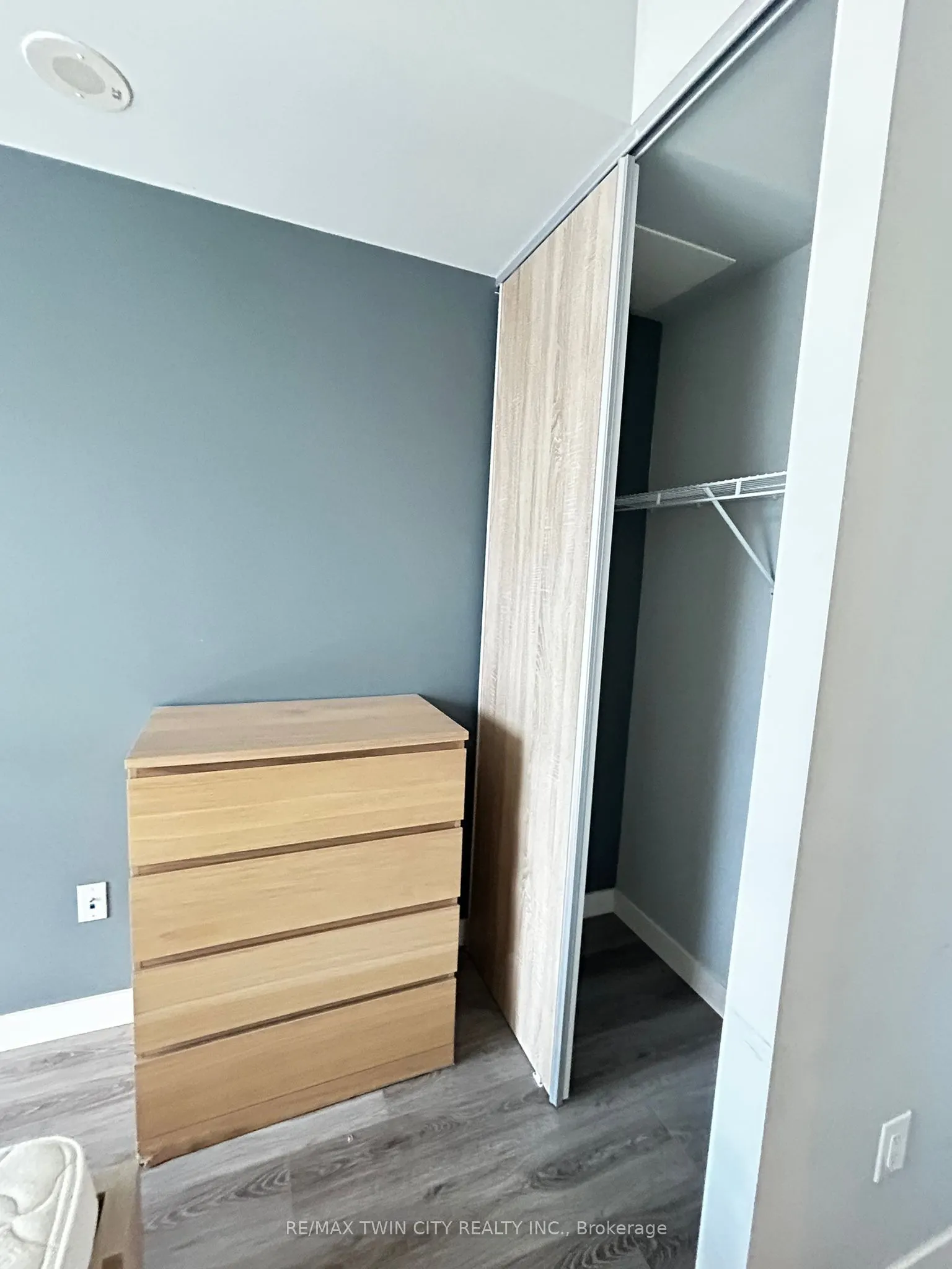 318 Spruce Street, #1604