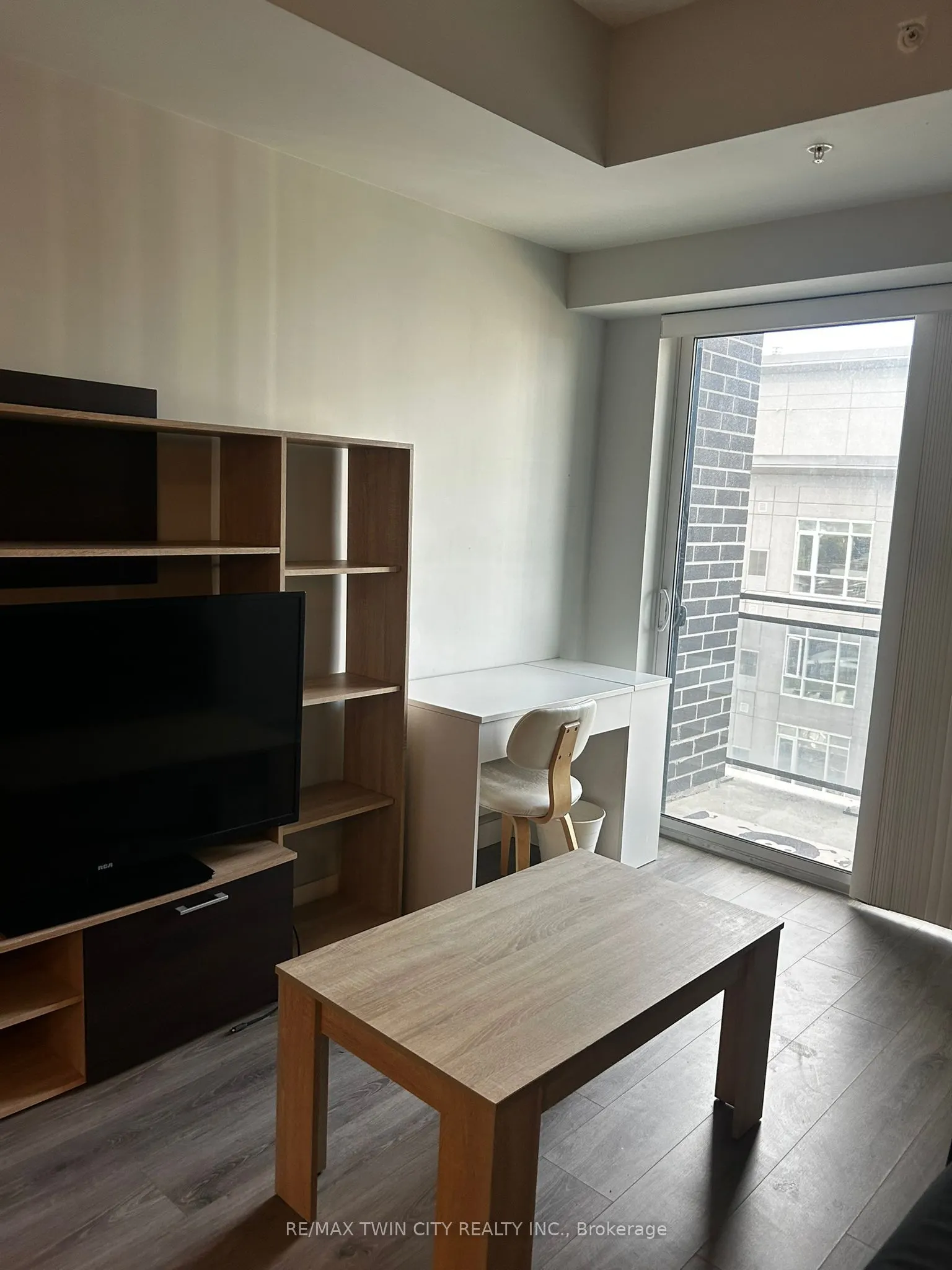 318 Spruce Street, #1604