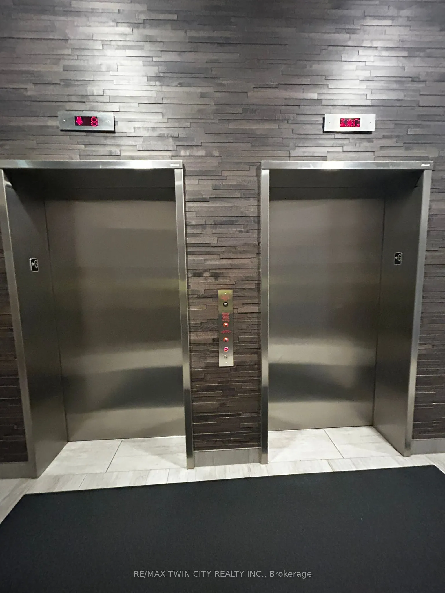 318 Spruce Street, #1604