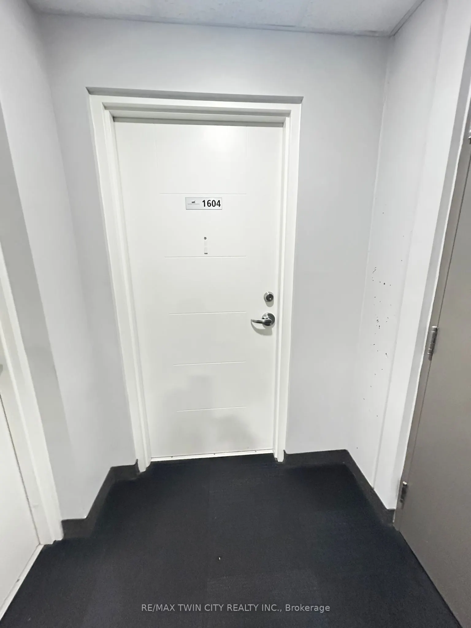 318 Spruce Street, #1604