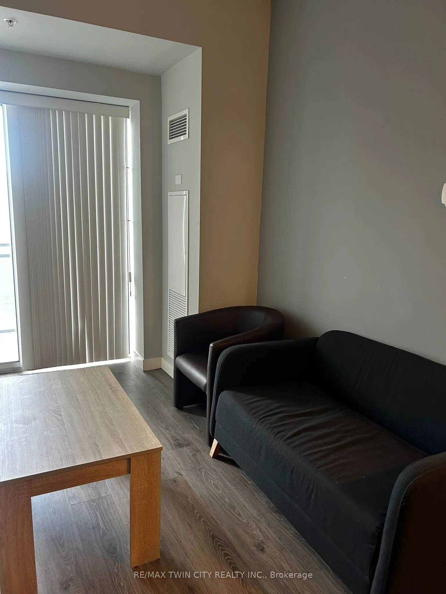 318 Spruce Street, #1604