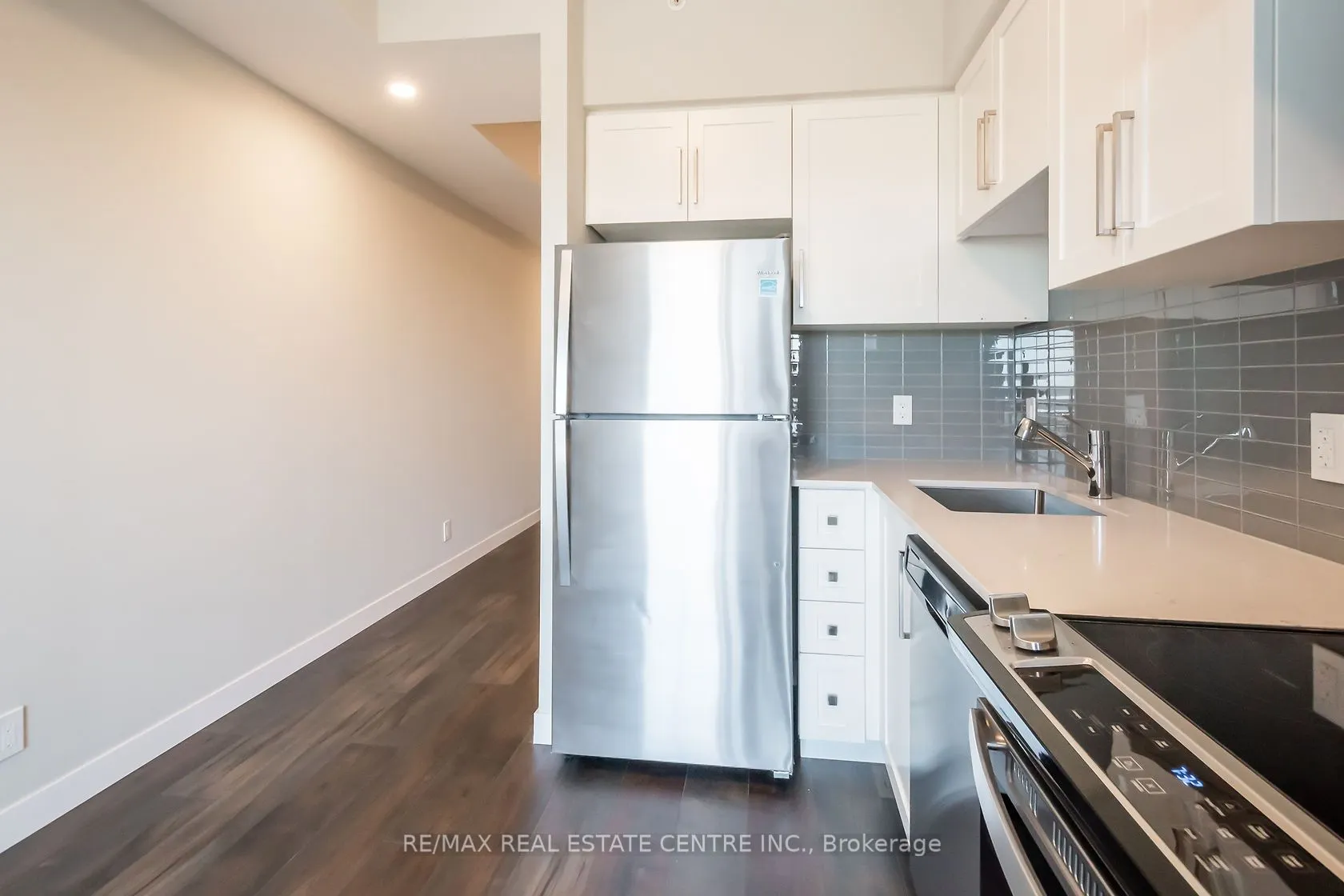 15 Queen Street S, #1503