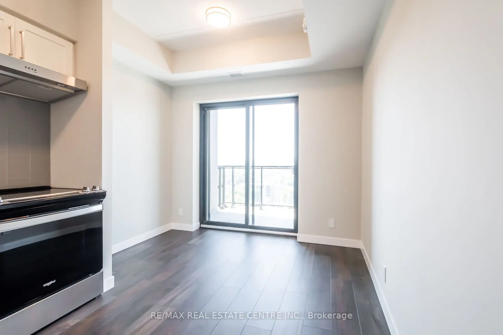 15 Queen Street S, #1503