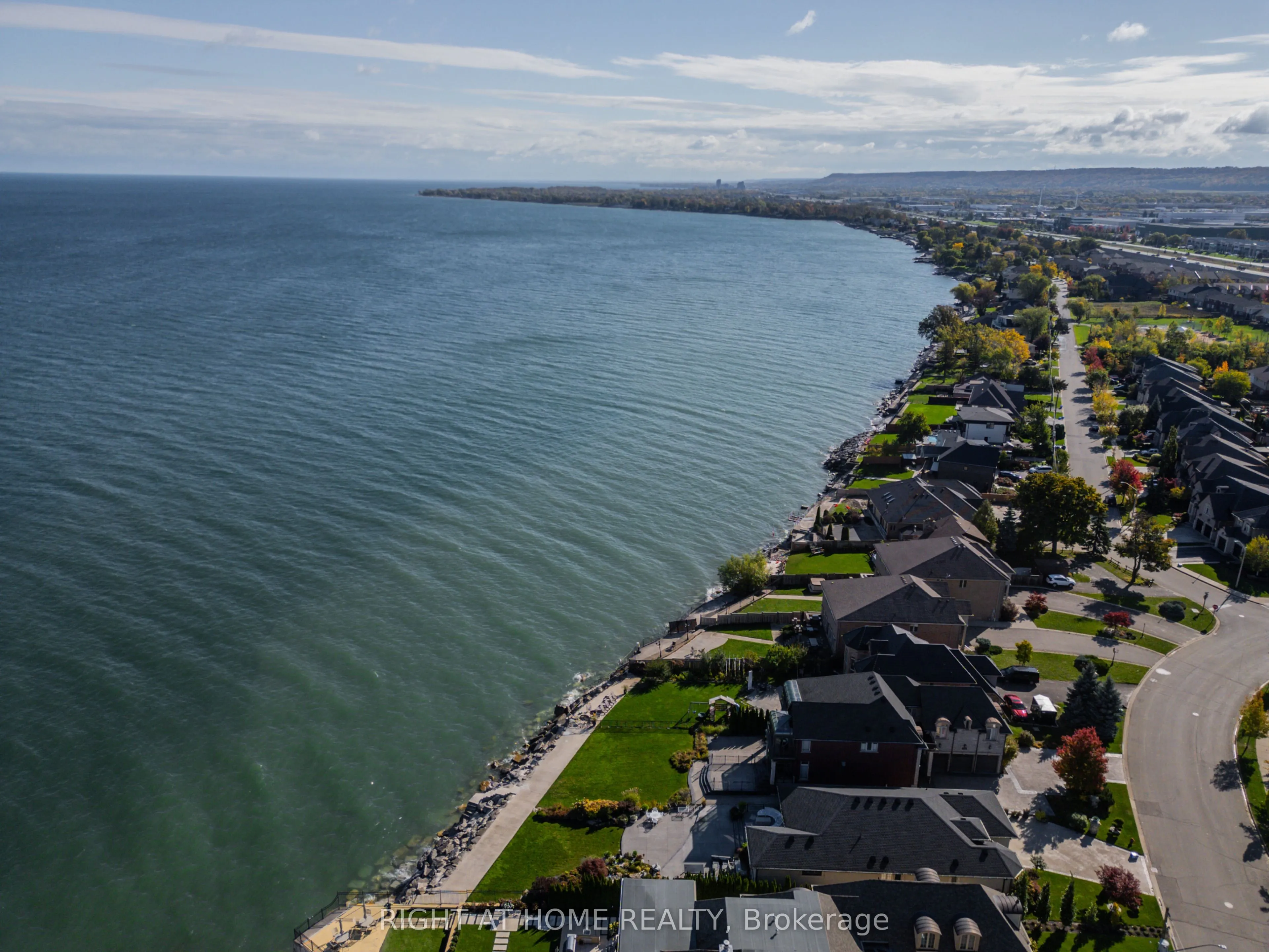 28 Springbreeze Heights W