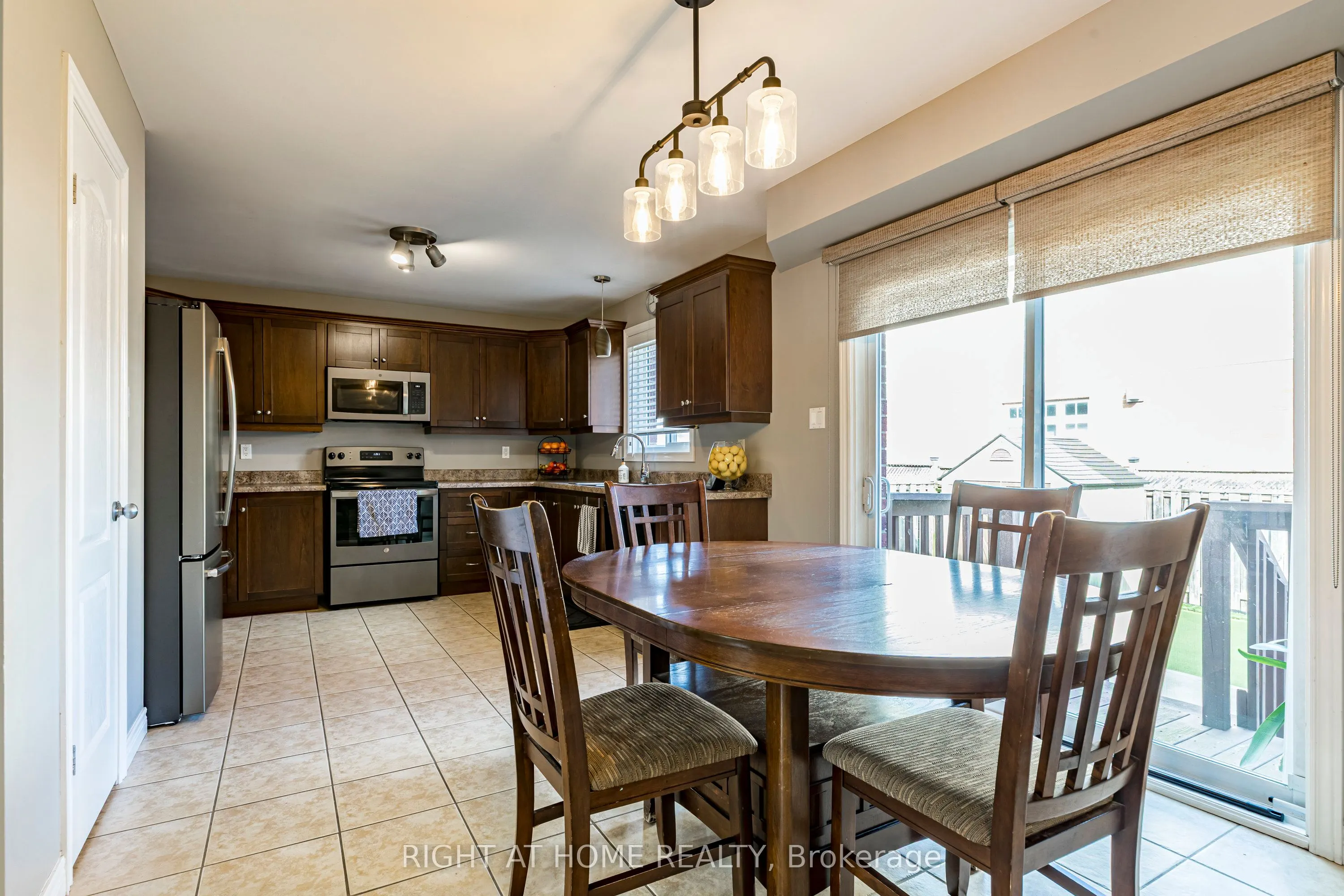 28 Springbreeze Heights W