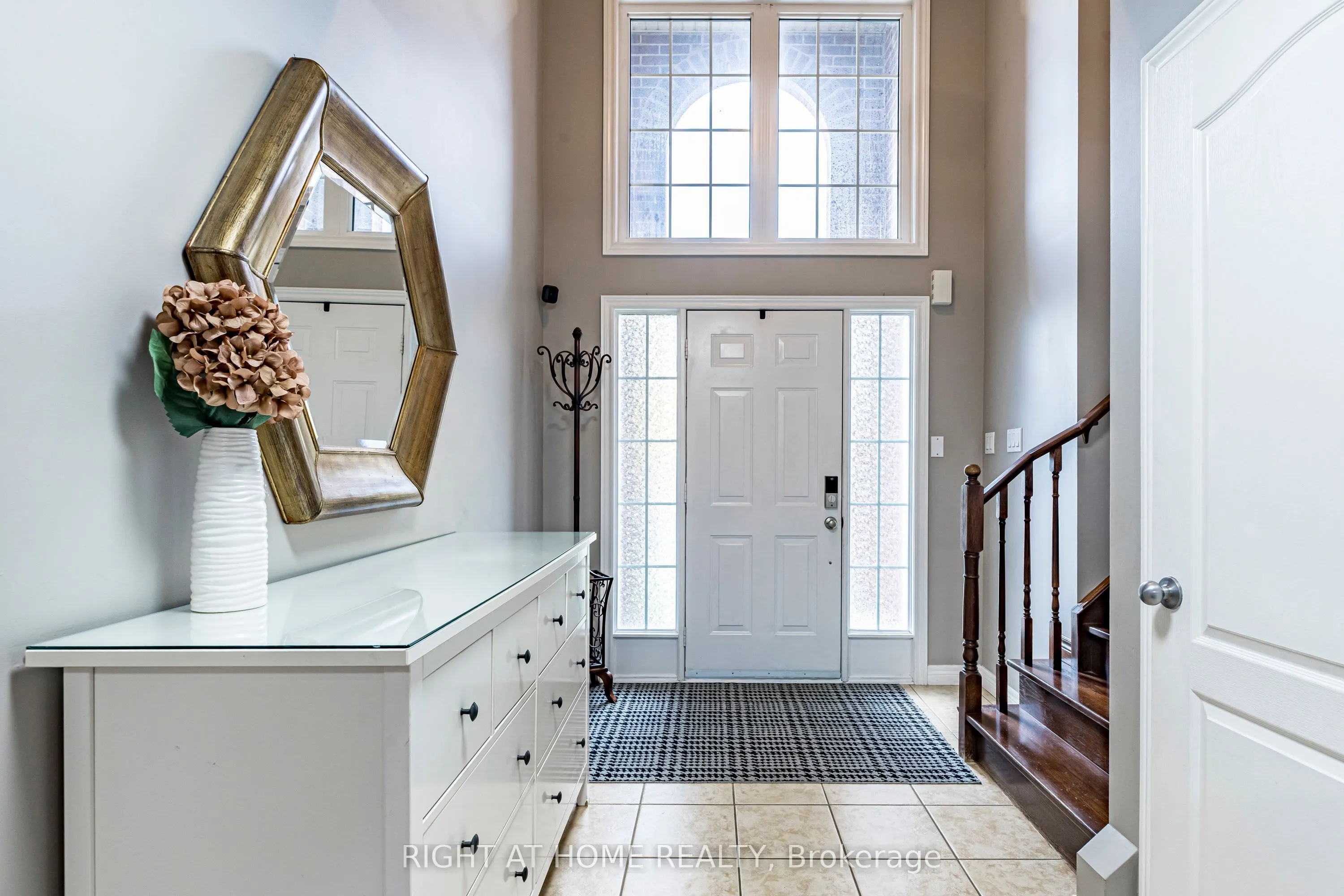 28 Springbreeze Heights W