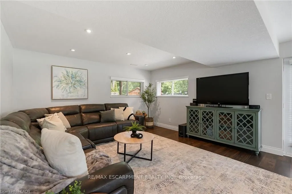 5126 Chippewa Road E