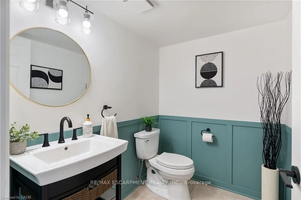 5126 Chippewa Road E