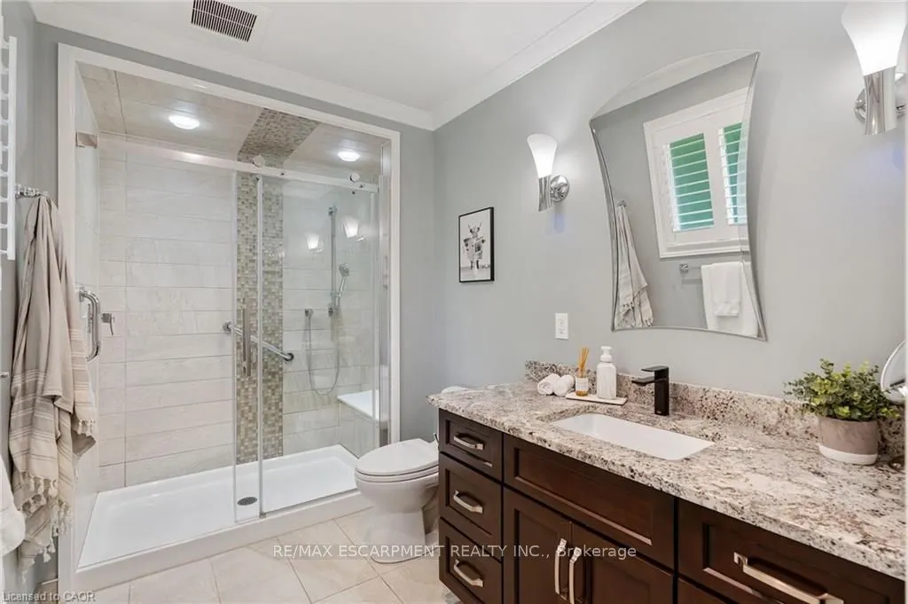 5126 Chippewa Road E