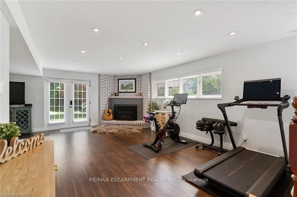 5126 Chippewa Road E