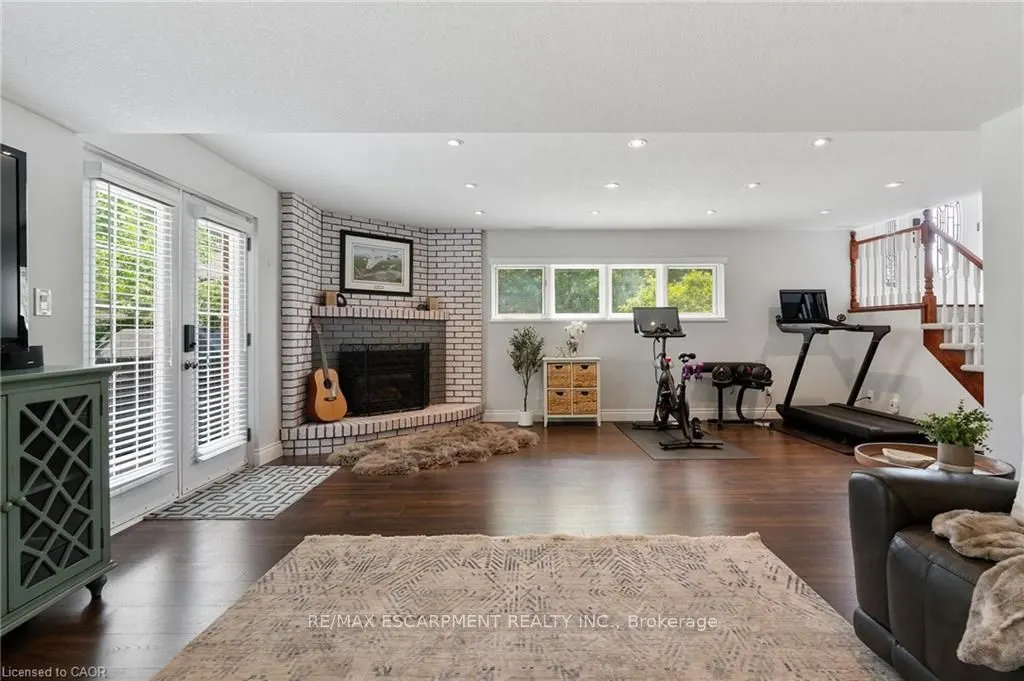 5126 Chippewa Road E