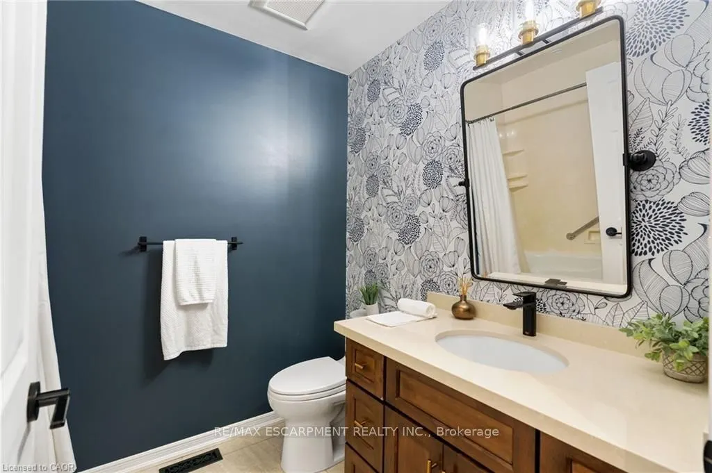 5126 Chippewa Road E