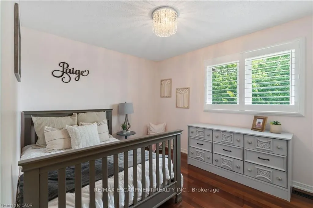 5126 Chippewa Road E