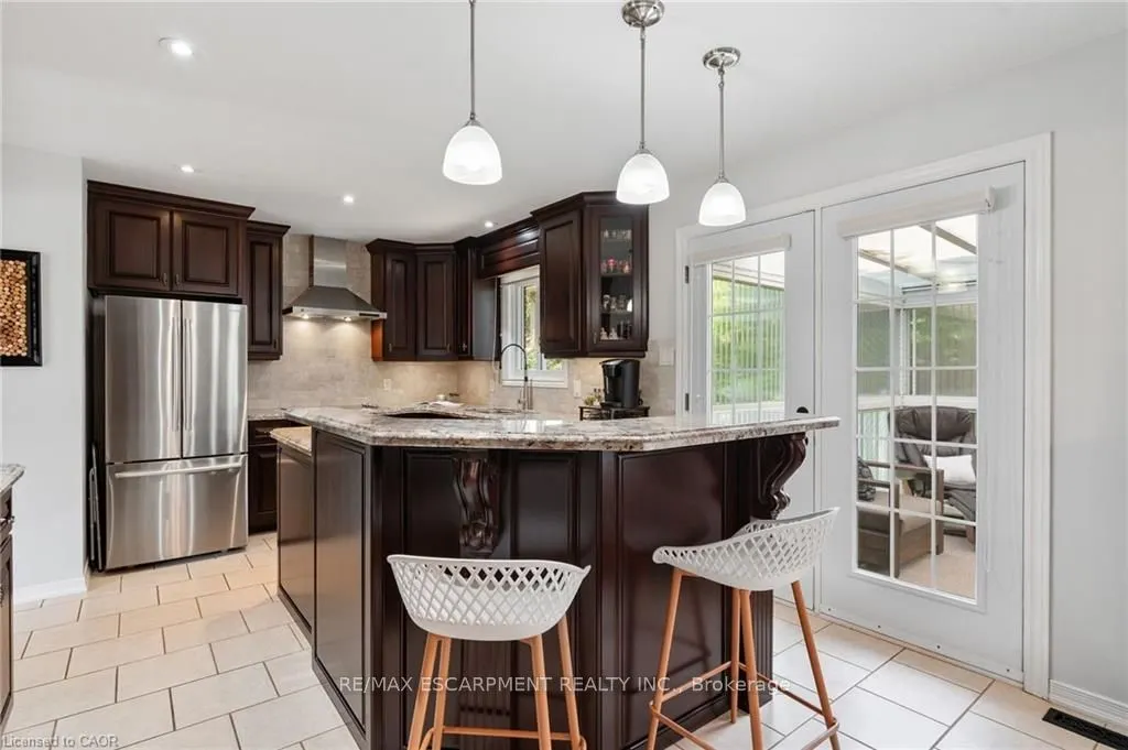 5126 Chippewa Road E