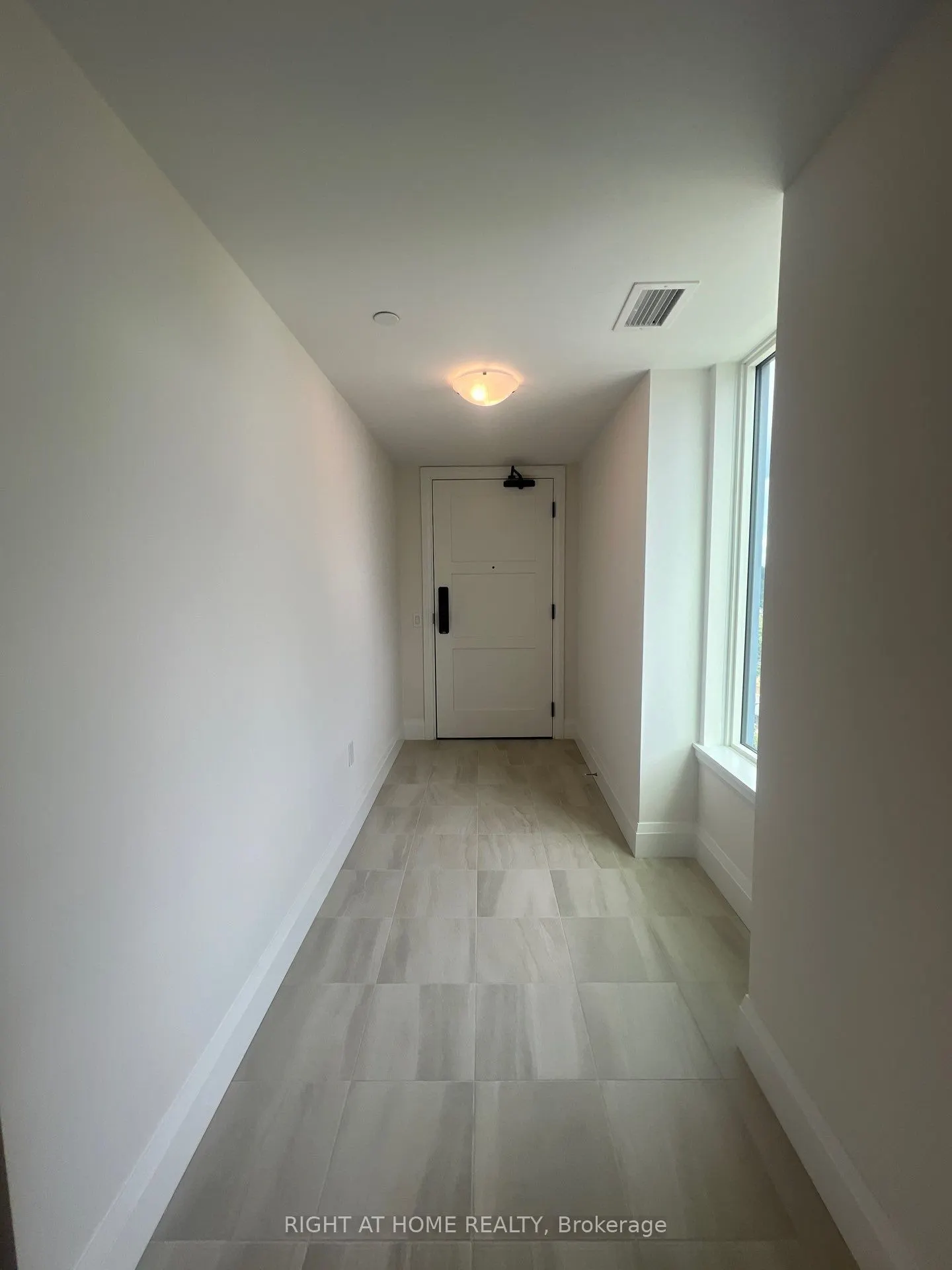 93 Arthur Street S, #1113