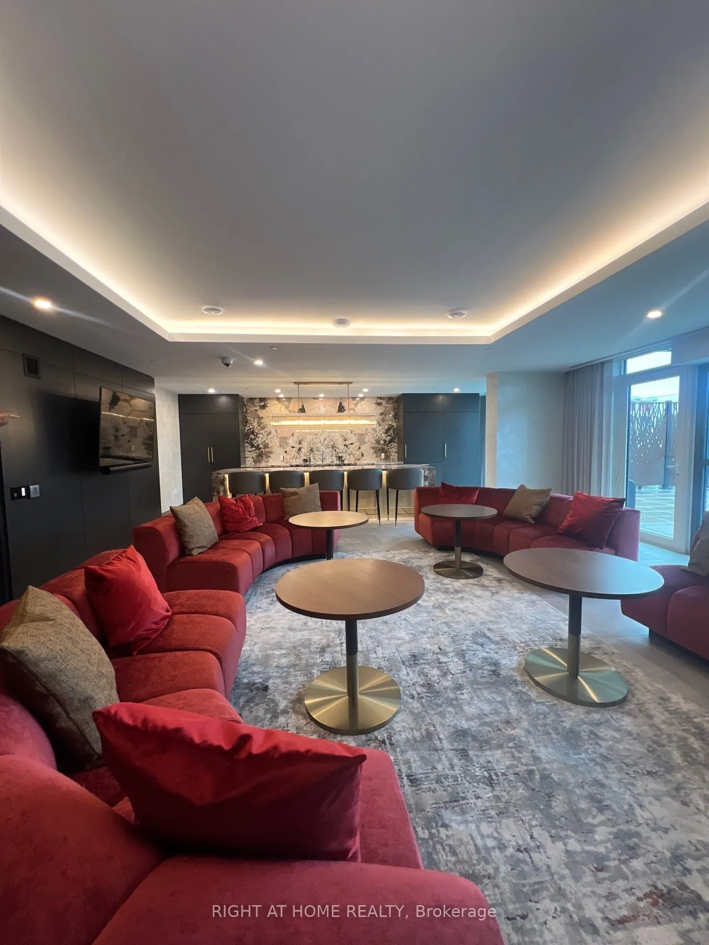 93 Arthur Street S, #1113