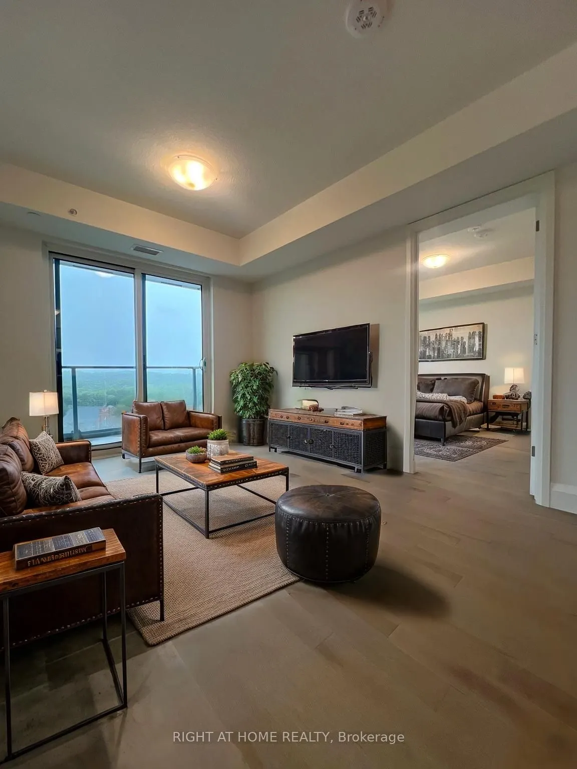 93 Arthur Street S, #1113