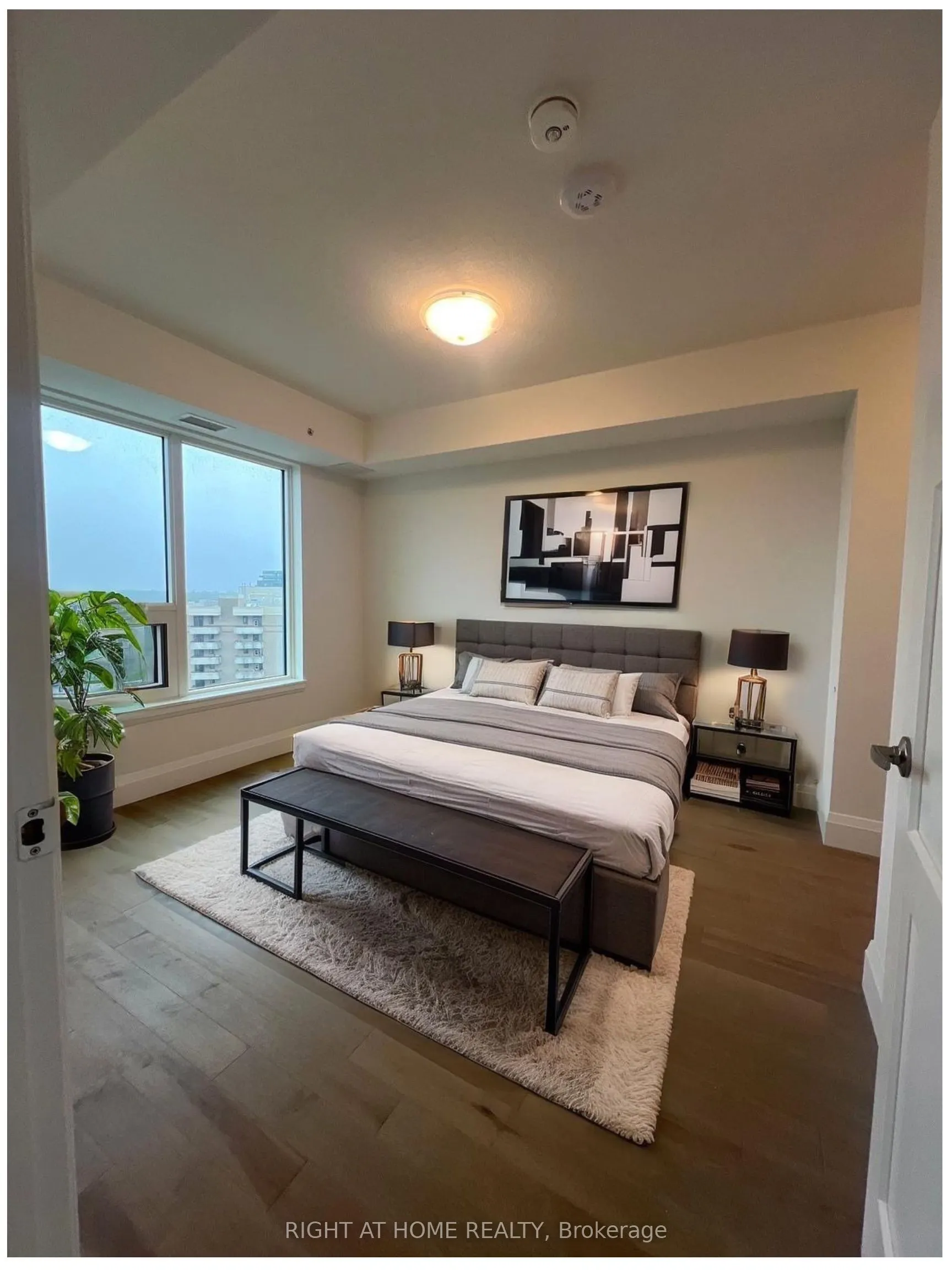 93 Arthur Street S, #1113