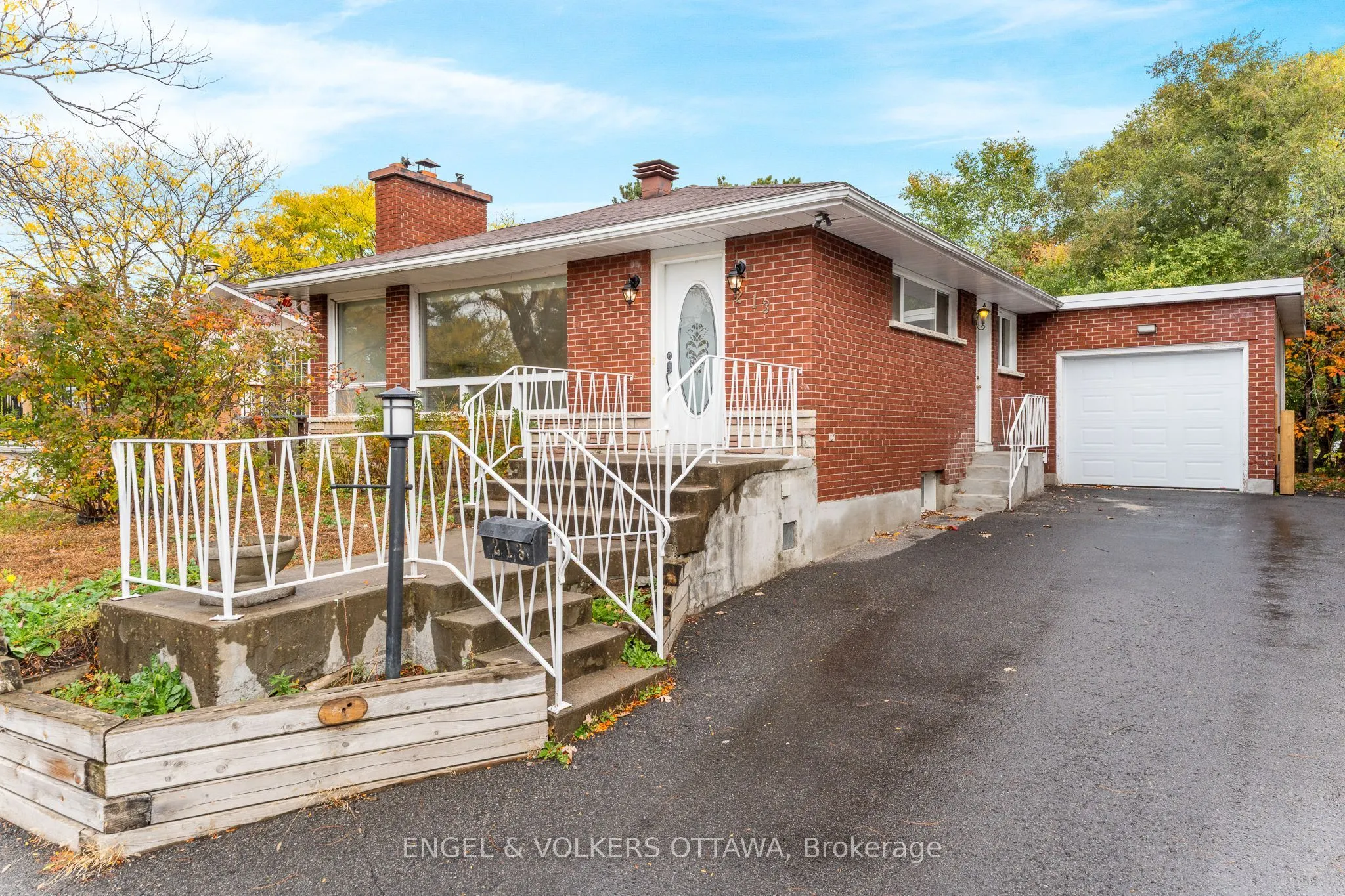 213 Royal Avenue