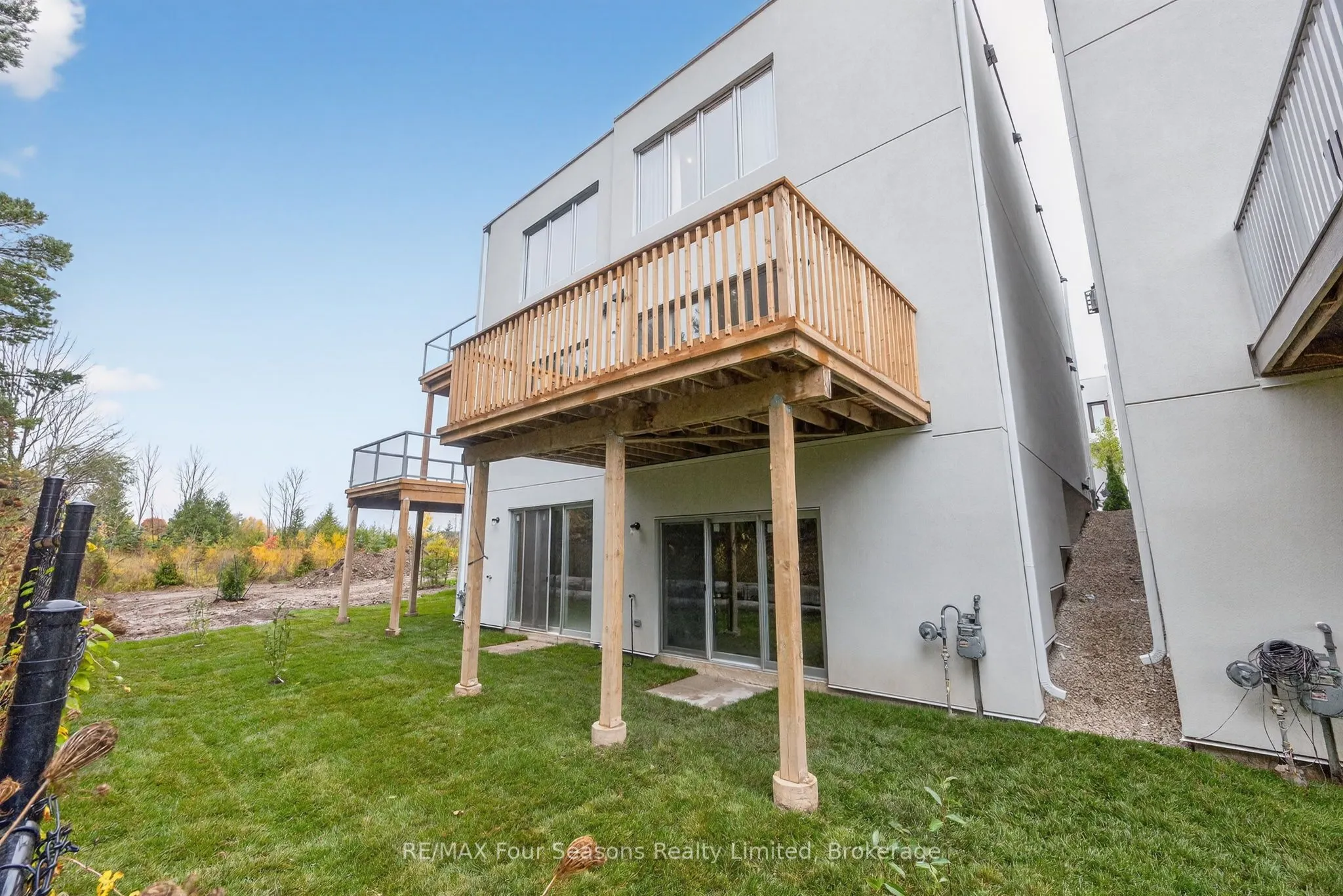 25 Waterview Lane