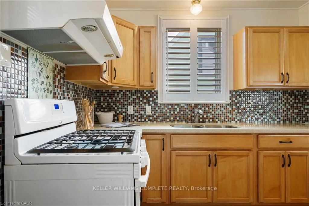 3 MONTROSE Avenue