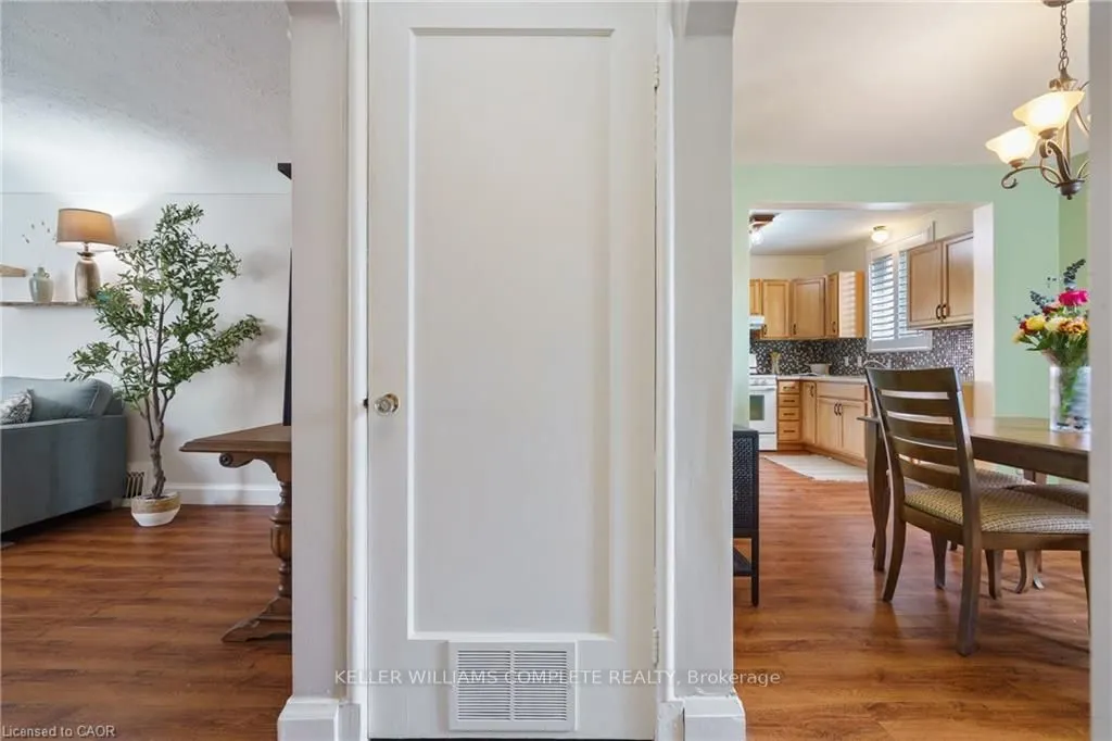 3 MONTROSE Avenue