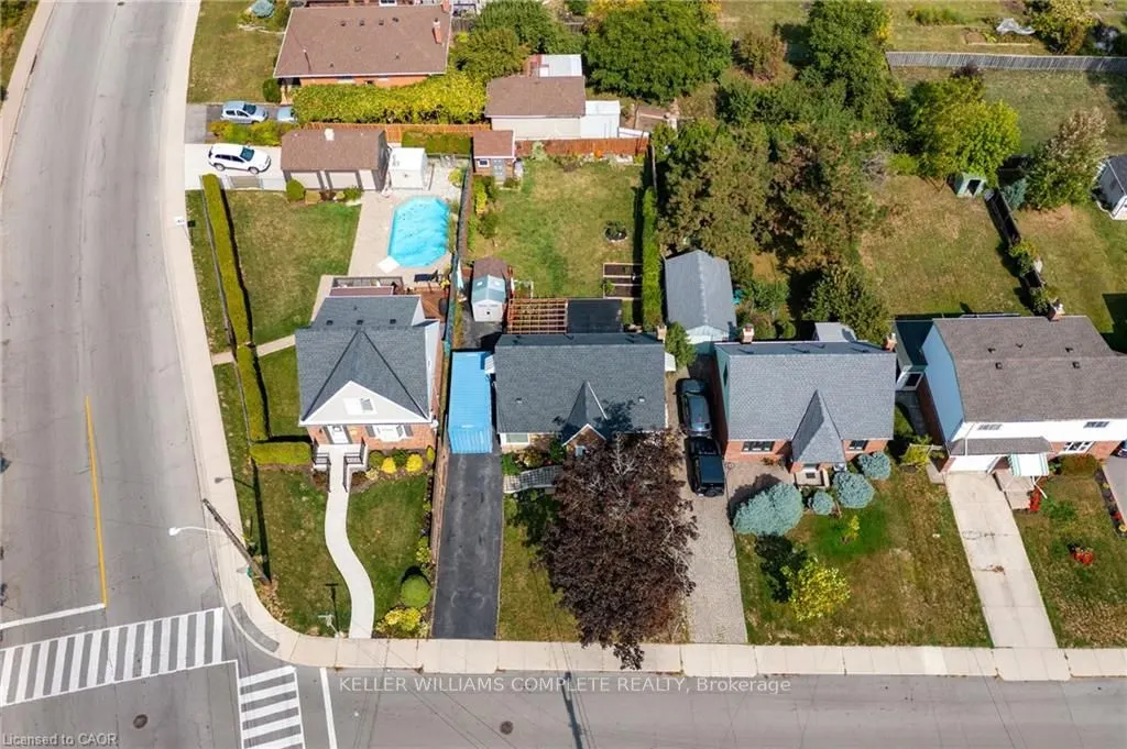 3 MONTROSE Avenue