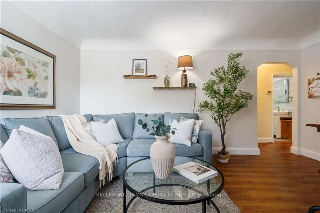 3 MONTROSE Avenue